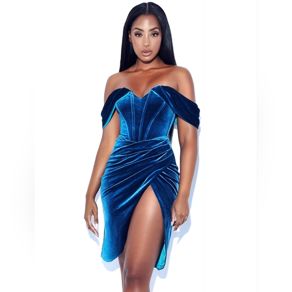 🔥Omaria Teal Velvet Off Shoulder Corset Dress